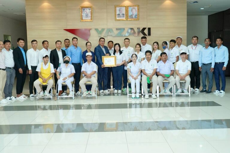 Gold-Level Certificates Presented to Factories with Outstanding Inclusivity in Hiring Individuals with Disabilities
